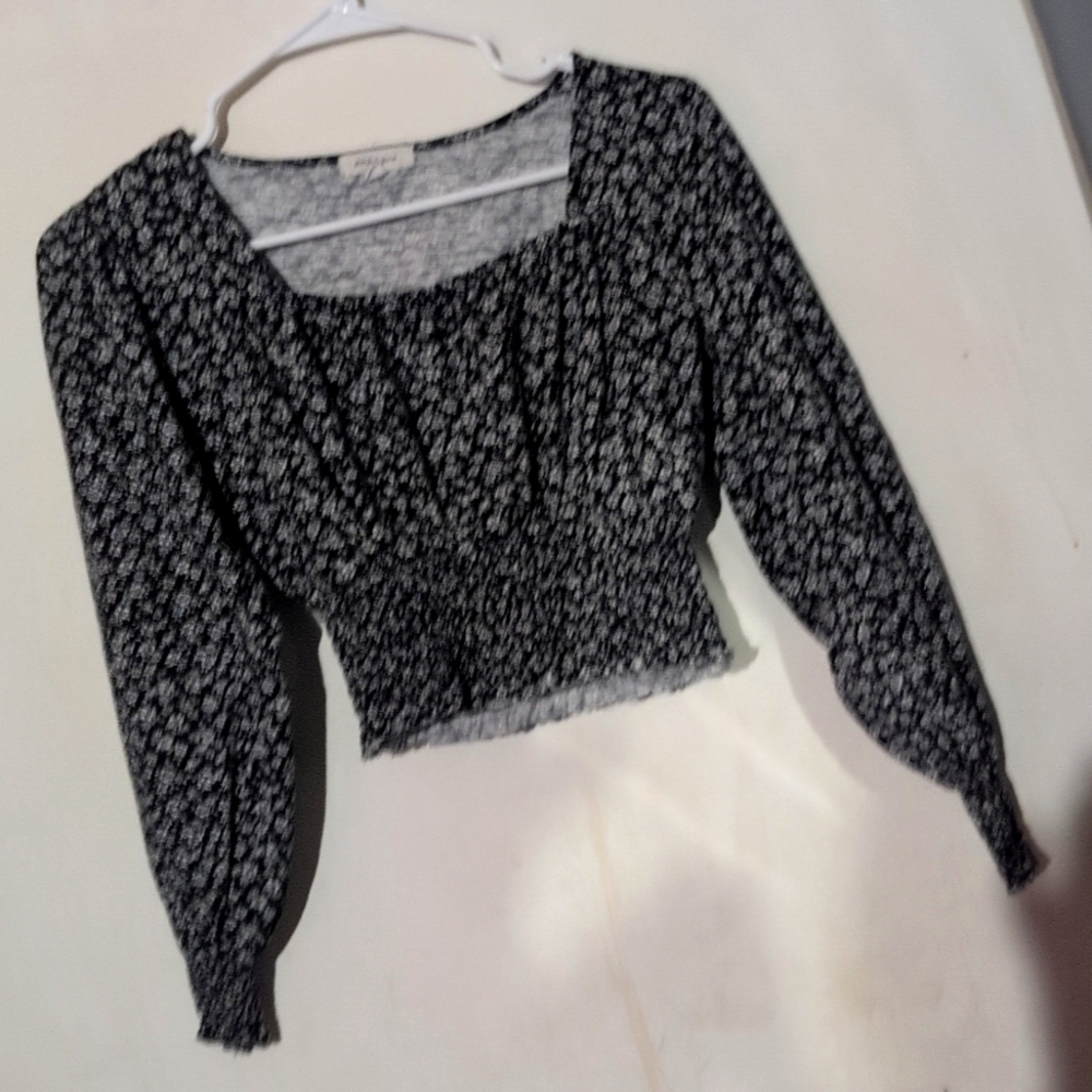 Stich and pine rouched crop top